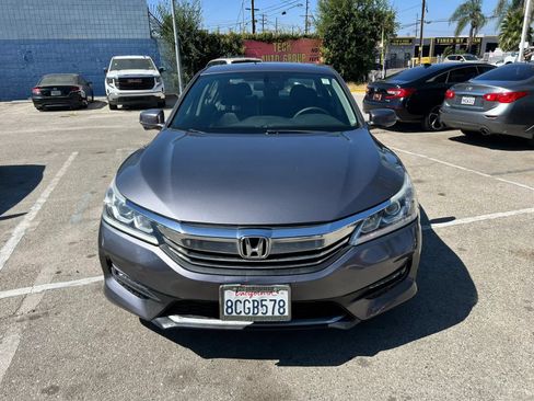 Used 2017 Honda Accord EX-L image 2