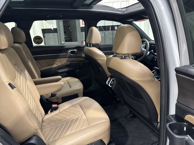 Certified 2024 Kia Sorento SX Prestige w/ Olive Brown Leather Package AWD/4WD image 33