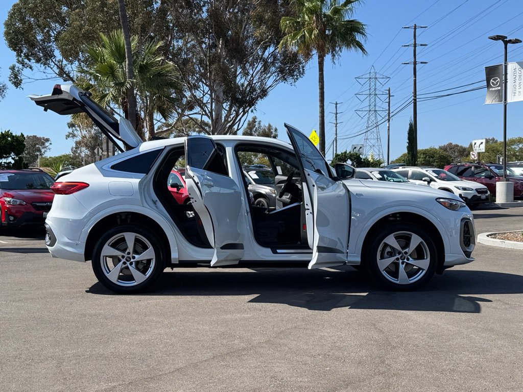 Used 2025 Audi Q5 Premium Plus w/ Premium Plus AWD/4WD image 29