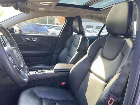 Used 2023 Volvo S60 B5 Core image 11
