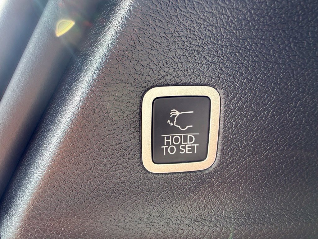 New 2027 Chrysler Pacifica Select FWD image 22