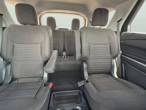Used 2021 Ford Explorer XLT RWD image 25