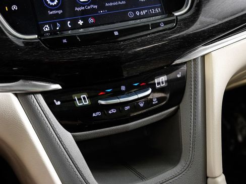 Used 2020 Cadillac XT6 Premium Luxury FWD image 25