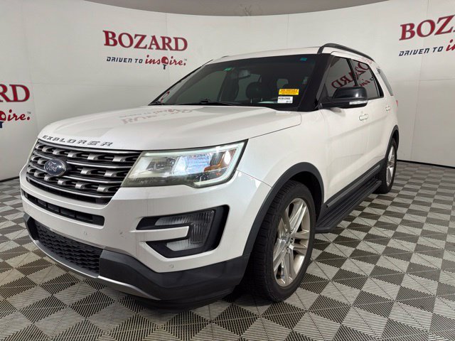 Used 2017 Ford Explorer XLT w/ Equipment Group 202A FWD image 6