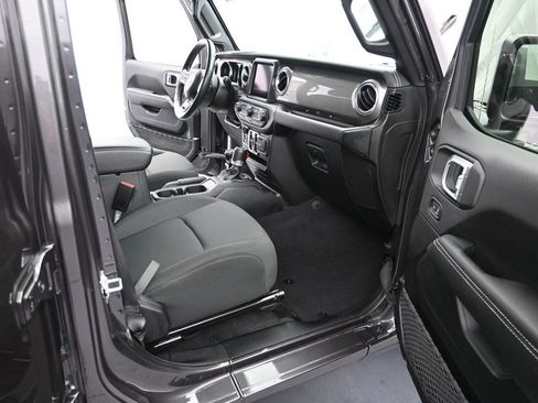 Used 2021 Jeep Wrangler Unlimited Sahara AWD/4WD image 13