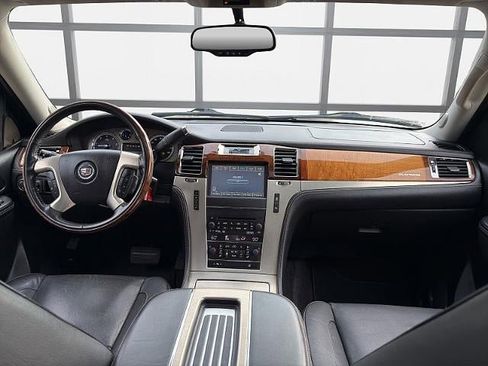 Used 2012 Cadillac Escalade Platinum image 18