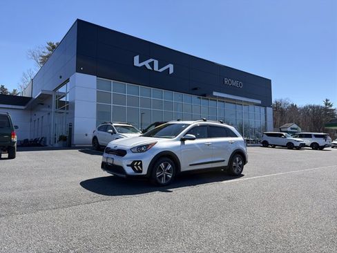 Certified 2021 Kia Niro LXS image 1
