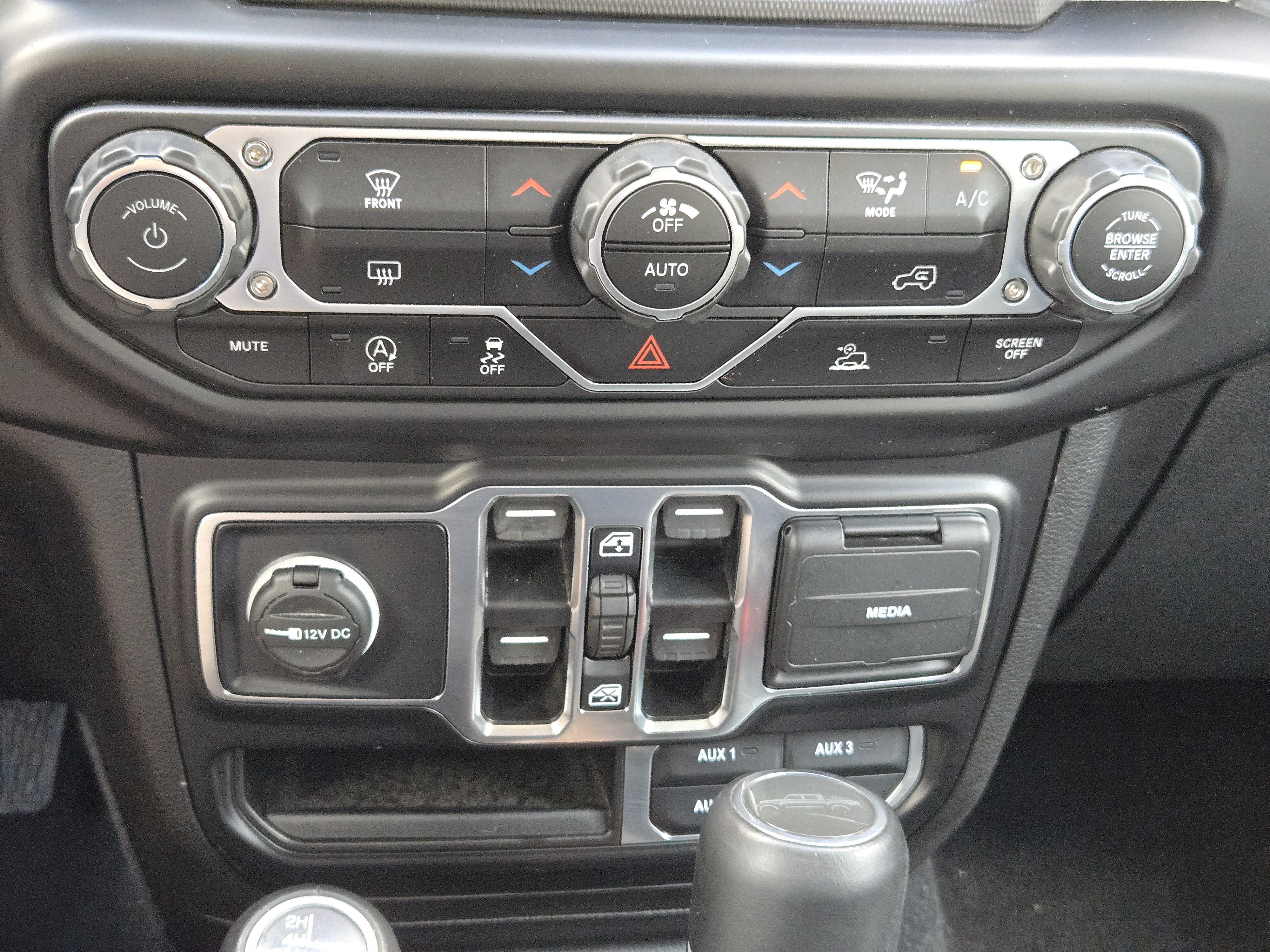 Used 2022 Jeep Gladiator Overland w/ Popular Equipment Package AWD/4WD image 21