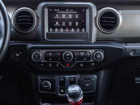Used 2022 Jeep Wrangler Sport S AWD/4WD image 13