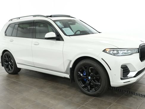 Used 2022 BMW X7 xDrive40i w/ Premium Package AWD/4WD image 6