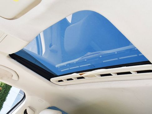 Used 2013 Volkswagen Passat TDI SE FWD image 7