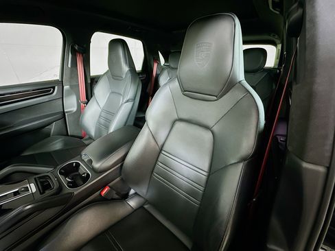 Used 2023 Porsche Cayenne GTS image 20