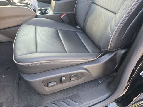 Used 2023 GMC Canyon Denali AWD/4WD image 12