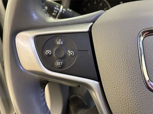 Used 2018 GMC Acadia SLE image 23