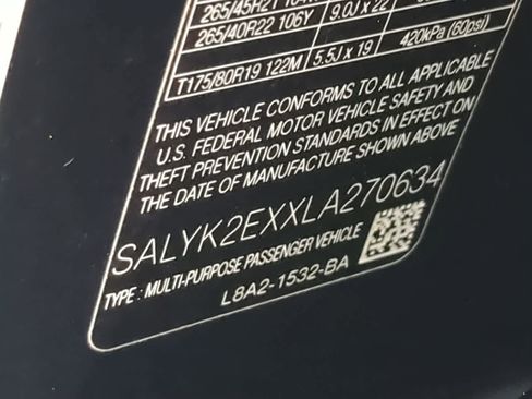 Used 2020 Land Rover Range Rover Velar R-Dynamic S image 38