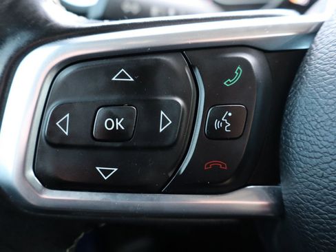 Used 2018 Jeep Wrangler Unlimited Sahara w/ Dual Top Group image 30