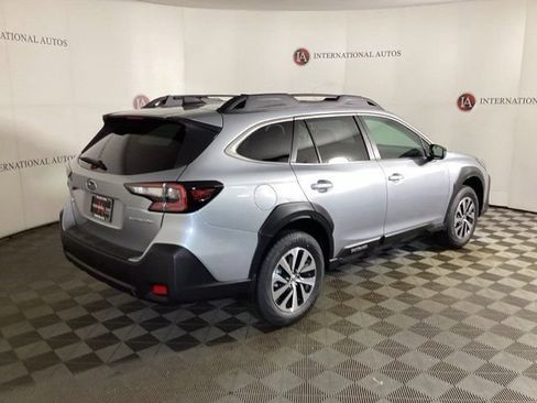 Used 2025 Subaru Outback Premium w/ Popular Package #1A AWD/4WD image 4