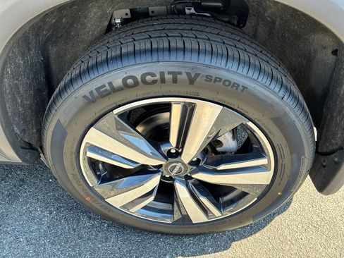 Certified 2023 Nissan Rogue SL w/ SL Premium Package AWD/4WD image 11