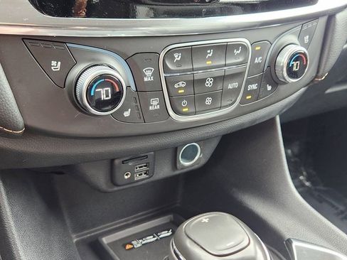 Used 2020 Chevrolet Traverse Premier w/ LPO, Black Accent Package image 13