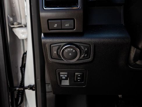 Used 2019 Ford Expedition Limited w/ Equipment Group 303A RWD image 18