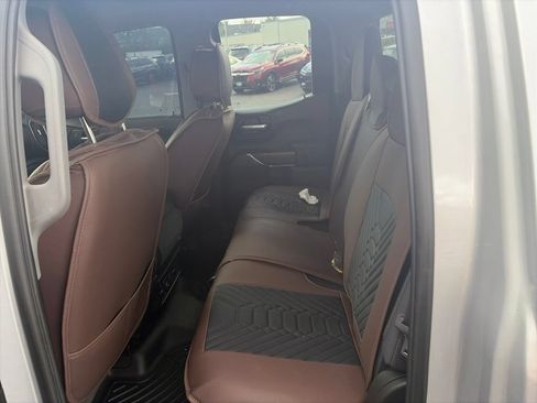 Used 2019 GMC Sierra 1500 SLE w/ SLE Value Package AWD/4WD image 9