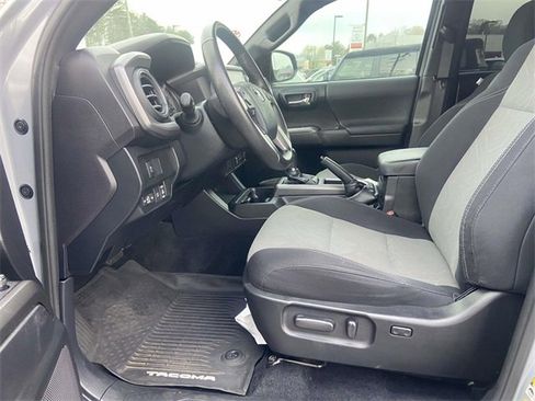Used 2020 Toyota Tacoma TRD Off-Road image 23