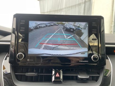 Used 2022 Toyota Corolla LE image 16