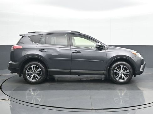 Used 2018 Toyota RAV4 XLE image 7