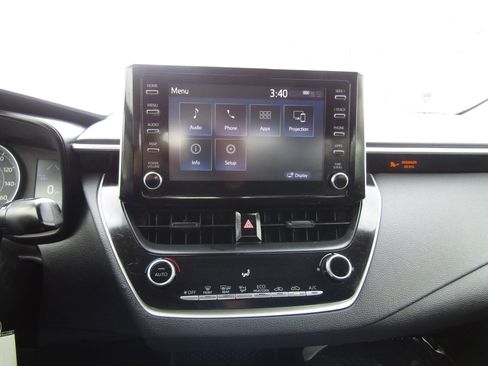 Used 2020 Toyota Corolla LE image 22