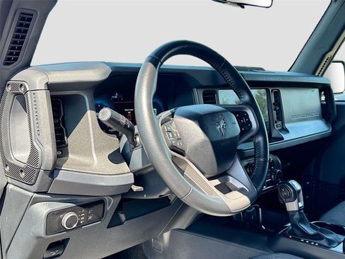 Used 2025 Ford Bronco Big Bend image 9