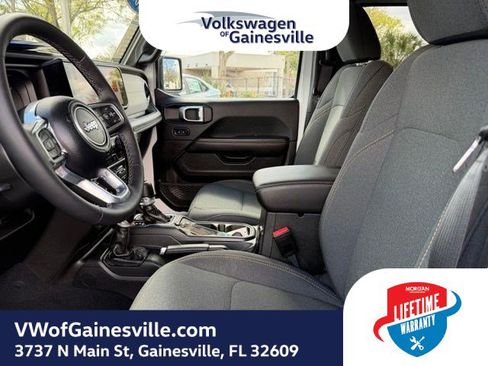 Used 2025 Jeep Wrangler Sahara w/ Safety Group image 17