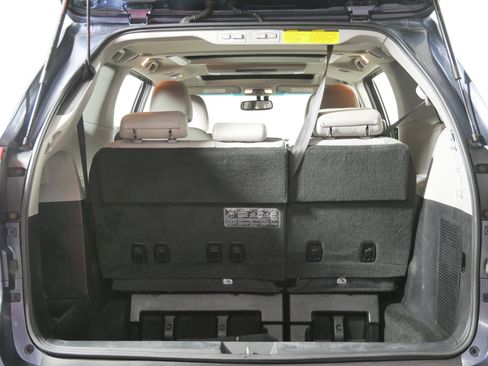 Used 2017 Toyota Sienna Limited Premium w/ Advanced Technology Package image 18