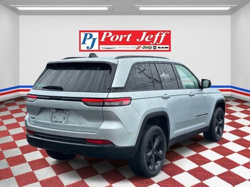 Certified 2023 Jeep Grand Cherokee Altitude AWD/4WD image 6