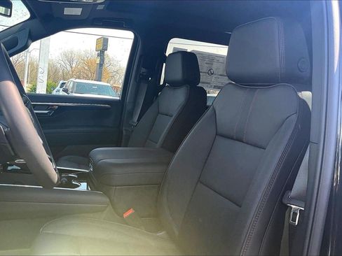 New 2026 Chevrolet Suburban RST w/ RST Capability Package image 9