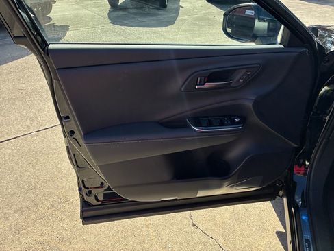 New 2025 Toyota Crown Signia image 12