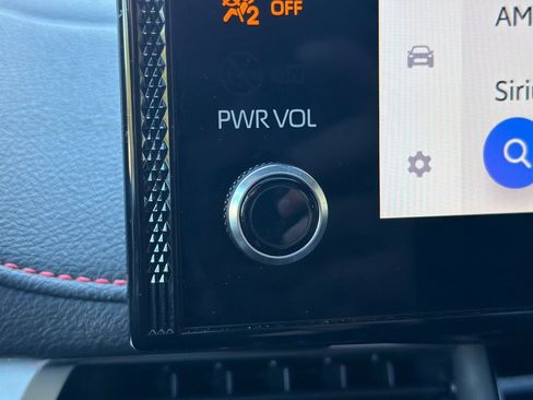 Used 2025 Toyota Sienna XSE w/ XSE Plus Package image 32