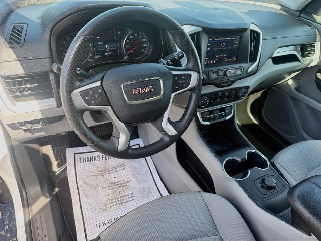 Used 2024 GMC Terrain SLE AWD/4WD image 9