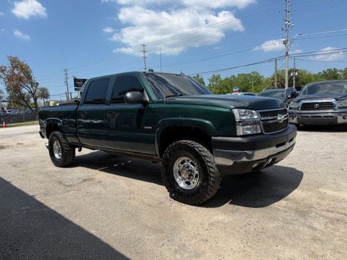 Used 2005 Chevrolet Silverado 2500 LT w/ Heavy-Duty Power Package image 4