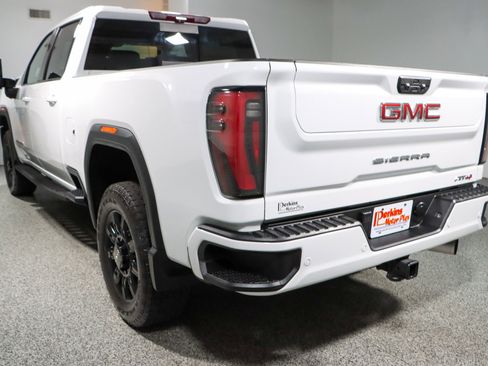 Used 2024 GMC Sierra 2500 AT4 w/ AT4 Premium Plus Package image 9