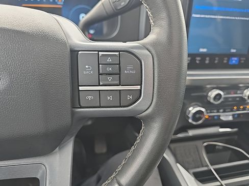 Used 2025 Ford F250 Lariat w/ Black Appearance Package AWD/4WD image 15