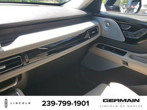 Certified 2022 Lincoln Aviator Reserve AWD/4WD image 36