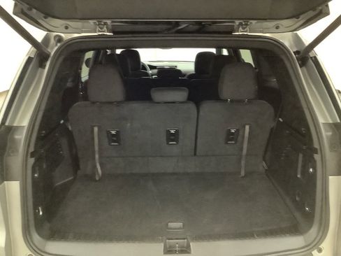 Used 2025 GMC Acadia Elevation image 8