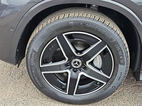 Used 2024 Mercedes-Benz GLC 300 4MATIC image 13