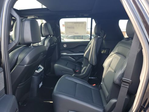 New 2026 Lincoln Navigator Reserve w/ Jet Appearance Package image 26