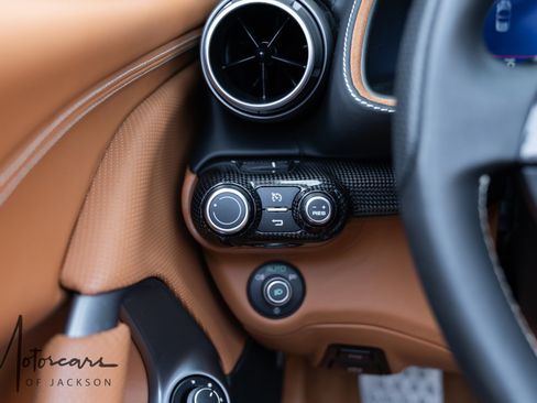 Used 2022 Ferrari 812 GTS image 38