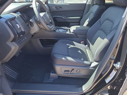 New 2026 Nissan Pathfinder SV image 13