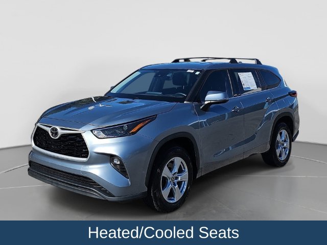 Used 2022 Toyota Highlander LE FWD image 9