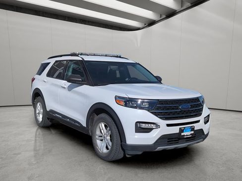 Used 2023 Ford Explorer XLT w/ Equipment Group 202A image 7