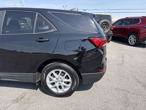 Used 2024 Chevrolet Equinox LS w/ LS Convenience Package AWD/4WD image 9