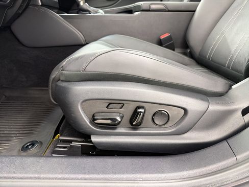 Used 2023 Lexus ES 300h w/ Luxury Package FWD image 14
